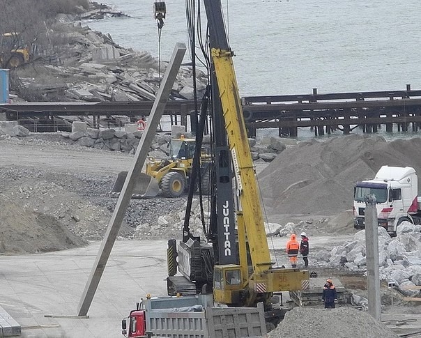 Строительство моста с применением ЖБ свай